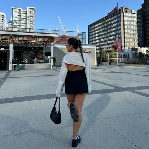 Meet your Posher, Bri - Picture 2 of 4